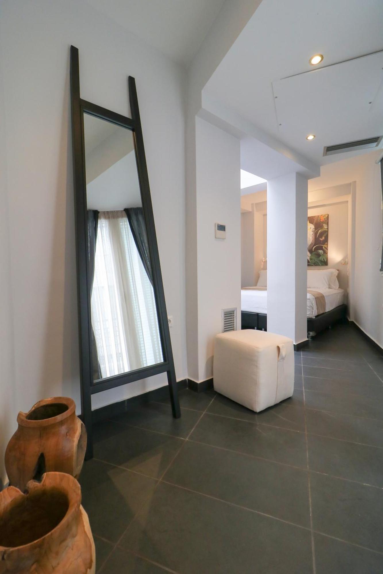Athinn * Athens